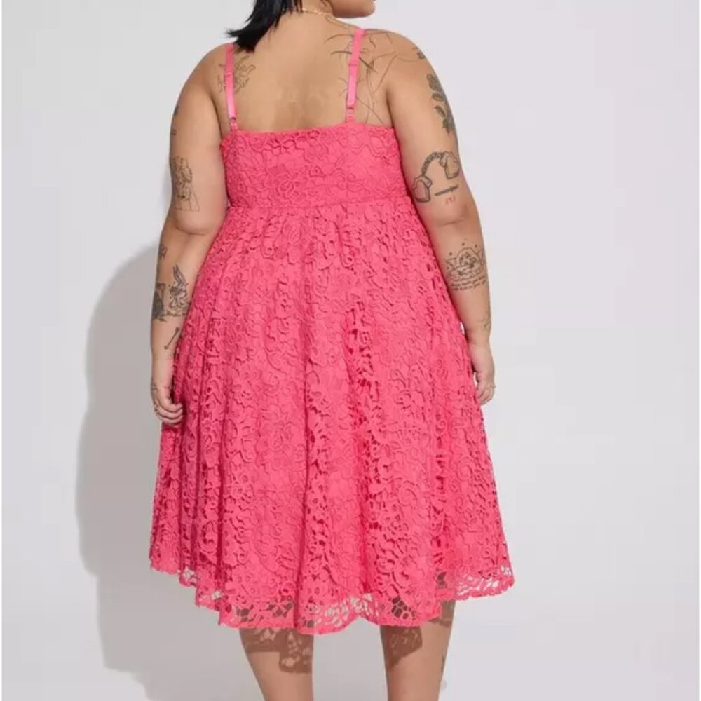 TORRID Midi Crochet Lace Sweetheart Dress Sz 2 NWT - Picture 2 of 16